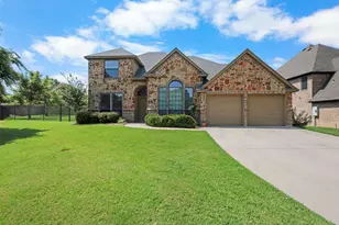 1617 Thousand Oaks Dr, Decatur, TX 76234 - Photo 1
