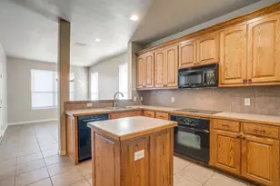 912 Robbins Way, Saginaw, TX 76179 - Photo 10