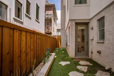 2211 Worthington Street, Dallas, TX 75204 - Photo 36