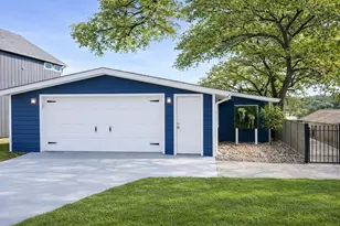 106 Blackfoot Trail, Lake Kiowa, TX 76240 - Photo 2