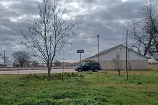 1005 W First St, Hearne, TX 77859 - Photo 14