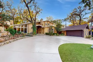 2821 Dove Pond Dr, Grapevine, TX 76051 - Photo 2