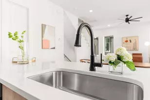 2015 N Prairie Ave, Dallas, TX 75204 - Photo 14