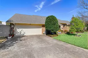 2705 Country Pl Dr, Carrollton, TX 75006 - Photo 6