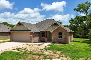 213 S Loveless St, Bullard, TX 75757 - Photo 1