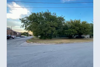 225 S Wilson Street, Burleson, TX 76028 - Photo 1