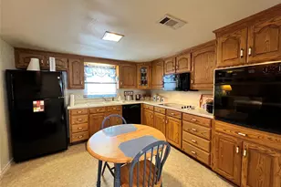 104 E Little St, Hamilton, TX 76531 - Photo 10