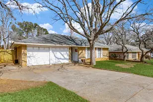 1904 Windlea Dr, Euless, TX 76040 - Photo 1