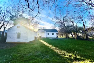 903 SW 5th Ave SW, Mineral Wells, TX 76067 - Photo 24