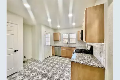 903 SW 5th Avenue SW, Mineral Wells, TX 76067 - Photo 8