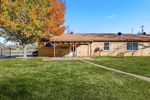 412 N Dallas St, Pilot Point, TX 76258 - Photo 26