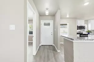 412 N Dallas St, Pilot Point, TX 76258 - Photo 4