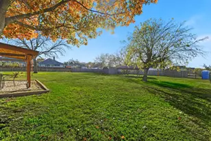 412 N Dallas St, Pilot Point, TX 76258 - Photo 24