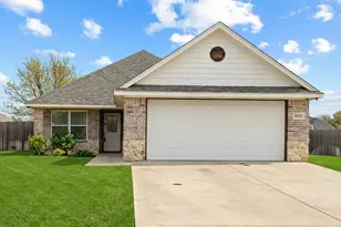 3331 Arrow Creek Dr, Granbury, TX 76049 - Photo 1