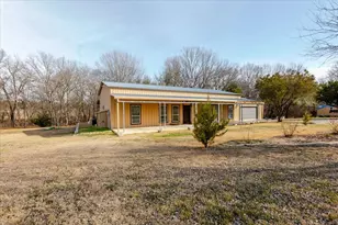 831 Dill Rd, Weatherford, TX 76085 - Photo 2