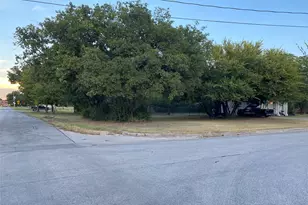 229 S Wilson St, Burleson, TX 76028 - Photo 16