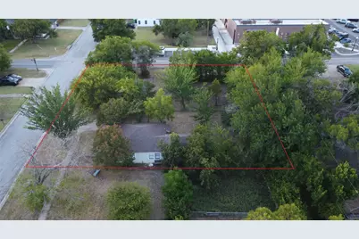 229 S Wilson Street, Burleson, TX 76028 - Photo 2