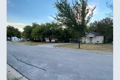 229 S Wilson Street, Burleson, TX 76028 - Photo 6