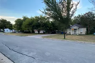 229 S Wilson St, Burleson, TX 76028 - Photo 6