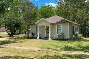 229 S Wilson St, Burleson, TX 76028 - Photo 8