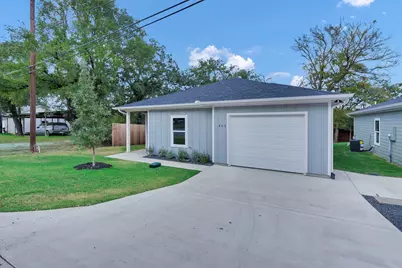 805 Branding Iron Trail, Granbury, TX 76049 - Photo 2