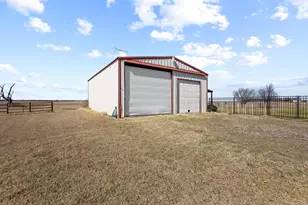 1233 FM901, Collinsville, TX 76233 - Photo 24
