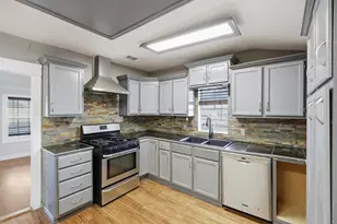 804 Van Winkle St, Weatherford, TX 76086 - Photo 4