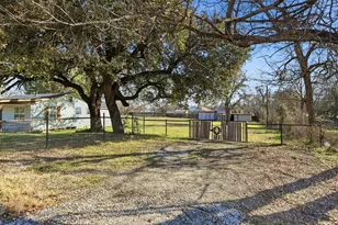 804 Van Winkle St, Weatherford, TX 76086 - Photo 2