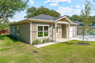 809 Branding Iron Trail, Granbury, TX 76049 - Photo 2