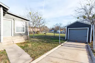 2225 Melrose St, Abilene, TX 79605 - Photo 4
