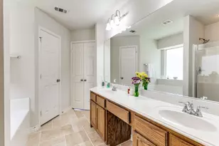 1317 Castlegar Ln, Fort Worth, TX 76247 - Photo 18