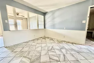 512 NW Lorna St, Burleson, TX 76028 - Photo 4