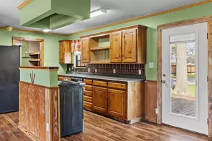 2200 Mangum St, Commerce, TX 75428 - Photo 4