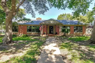 4201 Shannon Dr, Fort Worth, TX 76116 - Photo 2