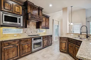 2348 Fountain Gate Dr, Little Elm, TX 75068 - Photo 16