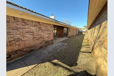 1109 Hemlock Drive, DeSoto, TX 75115 - Photo 2