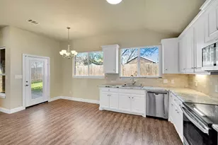 110 S Watson St, Alvarado, TX 76009 - Photo 10