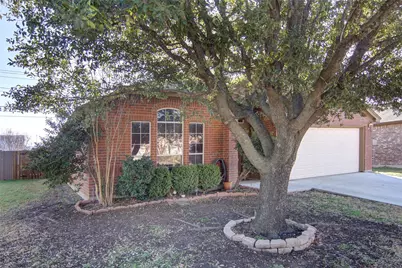 8216 Deer Bluff Lane, Saginaw, TX 76179 - Photo 2
