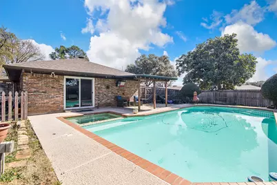 1910 New Castle Court, Arlington, TX 76013 - Photo 2