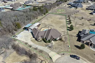 210 Walker Ct N, Waxahachie, TX 75167 - Photo 2