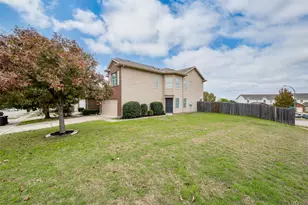 7500 Lazy Spur Blvd, Fort Worth, TX 76131 - Photo 2