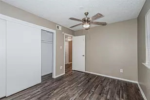 300 W Wintergreen Rd, DeSoto, TX 75115 - Photo 14