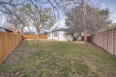 352 E Page Avenue, Dallas, TX 75203 - Photo 12