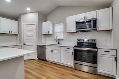 352 E Page Avenue, Dallas, TX 75203 - Photo 4