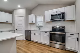 352 E Page Ave, Dallas, TX 75203 - Photo 4