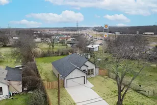 1111 Travis Ave, Alvarado, TX 76009 - Photo 2