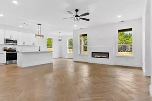 2518 Houston Dr, Granbury, TX 76048 - Photo 8