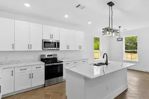 2518 Houston Dr, Granbury, TX 76048 - Photo 4