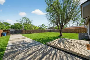 642 Botany Bay Dr, Dallas, TX 75211 - Photo 24