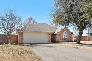 807 Birch Cir, Van Alstyne, TX 75495 - Photo 2